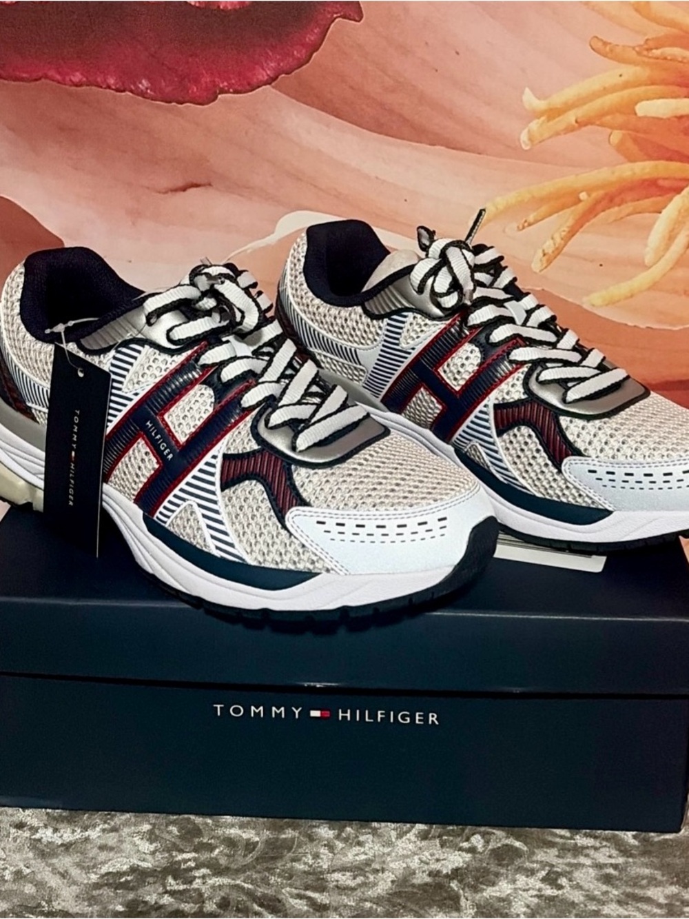 NEW Tommy Hilfiger Men's Runner Sneakers Size 8.5M